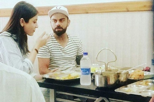 শ্রীলঙ্কায় ডিনার ডেটে বিরাট-আনুশকা