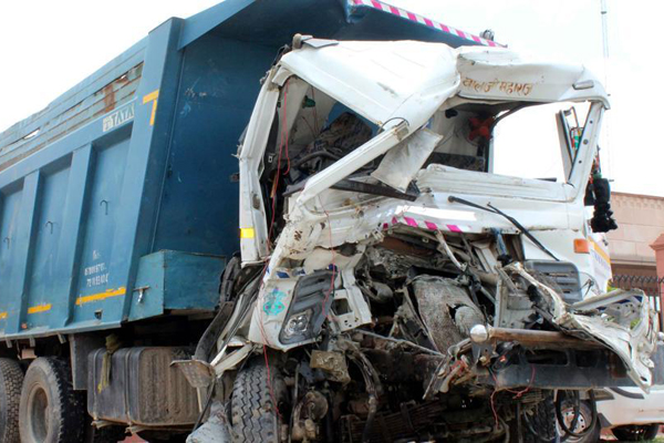 ভারতে ট্রাক-জিপ সংঘর্ষে একই পরিবারের ১১ জন নিহত