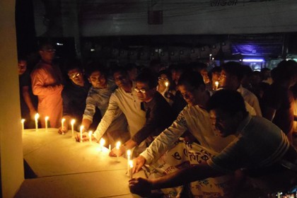 নীলফামারীতে আলোর মিছিল 