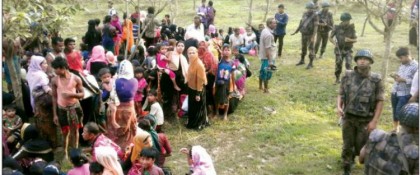 সীমান্তবর্তী এলাকায় আশ্রয় নিয়েছে হাজার হাজার রোহিঙ্গা