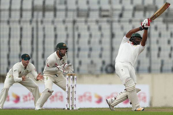 ৮৮ রানের লিড নিয়ে দিন শেষ করল বাংলাদেশ