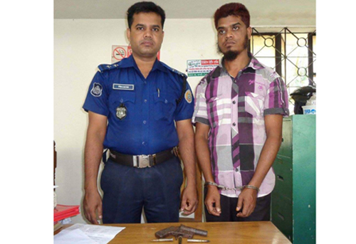 নলছিটিতে শুটারগান ও গুলিসহ সন্ত্রাসী আটক