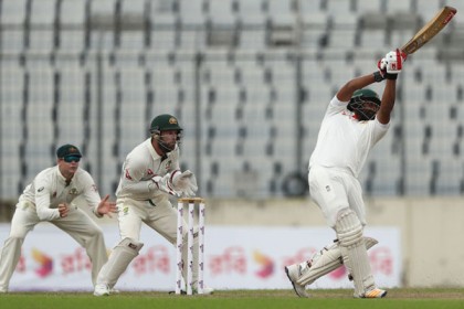 ৮৮ রানের লিড নিয়ে দিন শেষ করল বাংলাদেশ