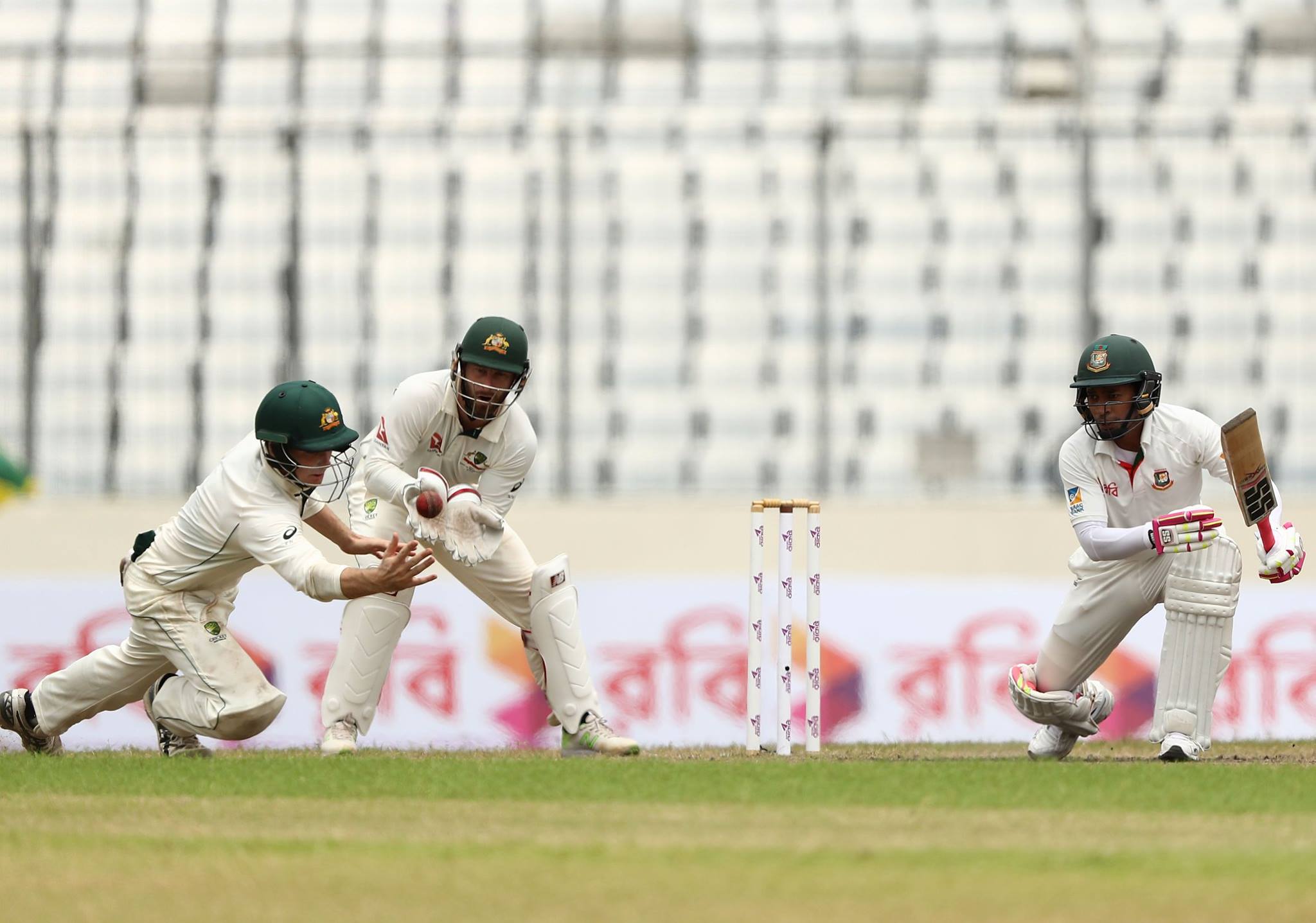 অস্ট্রেলিয়ার লক্ষ্য ২৬৫ রান