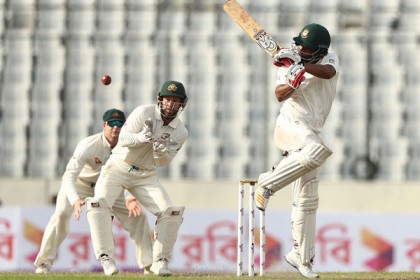 ৮৮ রানে এগিয়ে থেকে ব্যাটিংয়ে নামছে বাংলাদেশ