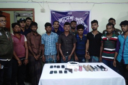 চুয়াডাঙ্গায় পুলিশি অভিযানে ডাকাতদলের ৮ সদস্য গ্রেফতার