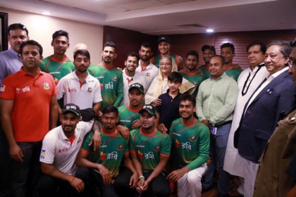 ছয় কোটি টাকা পুরস্কার পাচ্ছেন মুশফিকরা
