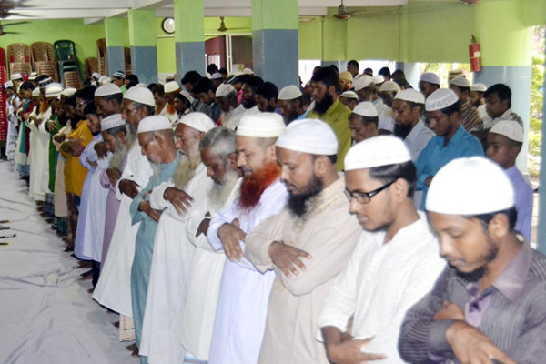 দিনাজপুরে আজ পালিত হচ্ছে ঈদুল আজহা!