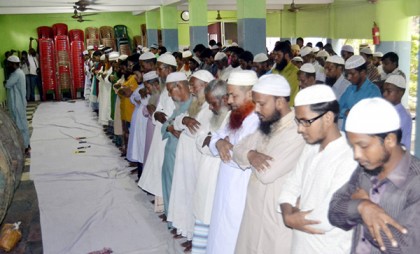 দিনাজপুরের ৫টি উপজেলায় আজ ঈদ উদযাপন 