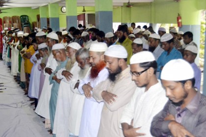 দিনাজপুরে আজ পালিত হচ্ছে ঈদুল আজহা!