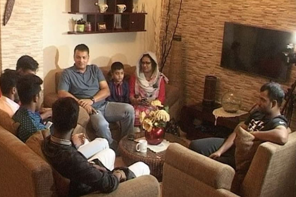 মেজবানি ভোজে তামিমের আতিথ্যে ক্রিকেটাররা
