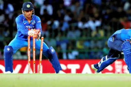 ওয়ানডে ক্রিকেটে সবচেয়ে বেশিবার স্টাম্পিংয়ের রেকর্ড ধোনির