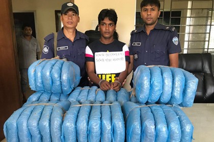 চৌদ্দগ্রামে বিপুল পরিমাণ মাদকসহ আটক ২