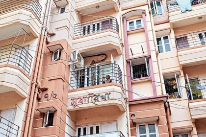 ফ্ল্যাট থেকে সাবেক ক্রিকেটারের স্ত্রীর ঝুলন্ত লাশ উদ্ধার