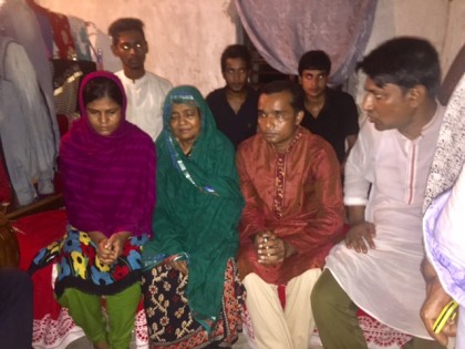 রূপার পরিবারের পাশে ছাত্রলীগ 