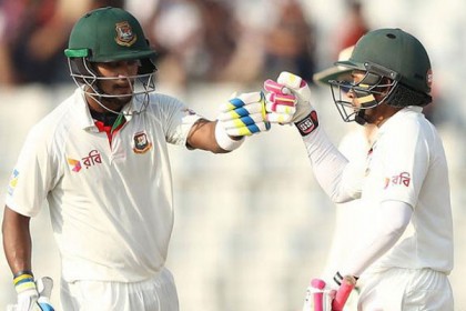সাব্বির-মুশফিকের ৫০ রানের জুটিতে লিড পেল বাংলাদেশ