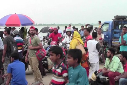 ফেরি বন্ধ, শিমুলিয়া-কাঠালবাড়ি নৌরুটে লঞ্চ-স্পিডবোটে ভিড়