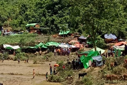 নাইক্ষ্যংছড়ি সীমান্তে অবস্থানরত রোহিঙ্গাদের উখিয়ায় স্থানান্তরের পরিকল্পনা