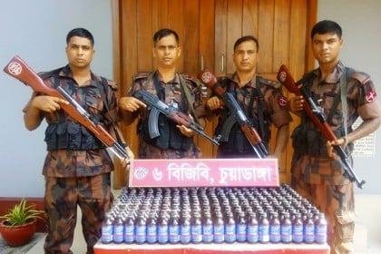 চুয়াডাঙ্গায় ২২৮ বোতল ফেনসিডিল উদ্ধার
