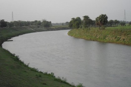 নদীতে গোসলে নেমে ভেসে গেল স্কুলছাত্রী          