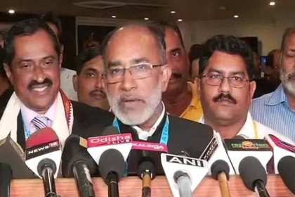 'গোমাংস খেতে হলে নিজেদের দেশে খান, ভারতে নয়'