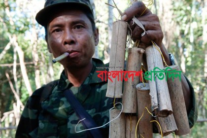 সীমান্ত ঘেঁষে স্থলমাইন বসাচ্ছে মিয়ানমার
