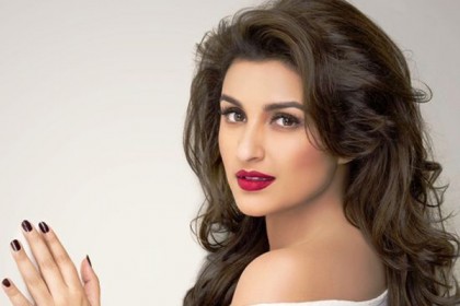 পরিণীতির প্রেমে মজেছেন যে ভারতীয় ক্রিকেটার  
