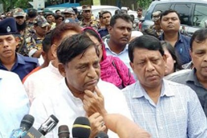 'রোহিঙ্গাদের ফেরত নিতে আন্তর্জাতিকভাবে চাপ দিচ্ছে বাংলাদেশ' 