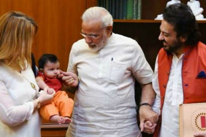 মেয়ে হওয়ার খুশিতে মোদিকে মিষ্টিমুখ করালেন আদনান সামি
