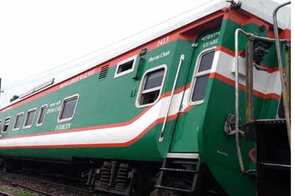 ব্রাহ্মণবাড়িয়ায় তূর্ণা এক্সপ্রেসের ইঞ্জিন লাইনচ্যুত