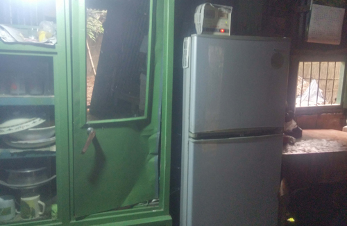 প্রেম করে বিয়ে; একমাস যাবত গ্রাম ছাড়া পরিবার