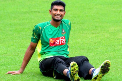 সিপিএল শেষে দেশে ফিরেছেন মাহমুদুল্লাহ