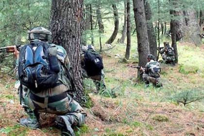 কাশ্মীরে বন্দুকযুদ্ধে দুই জঙ্গি নিহত, আহত ১
