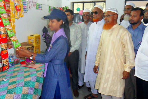 দুর্নীতি প্রতিরোধে নওগাঁয়ে 'সততা স্টোর' 