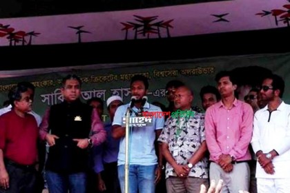 বেরোবিতে নির্বাচনী প্রচারণায় সাকিব!
