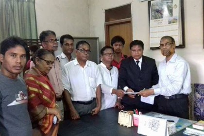 দিনাজপুরে সিপিবি বাসদ ও গণতান্ত্রিক বাম মোর্চার স্মারকলিপি প্রদান