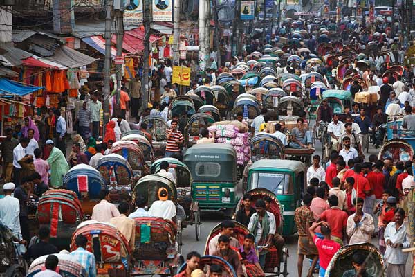 বিশ্বের সাত নম্বর দুর্ভোগের শহর ঢাকা