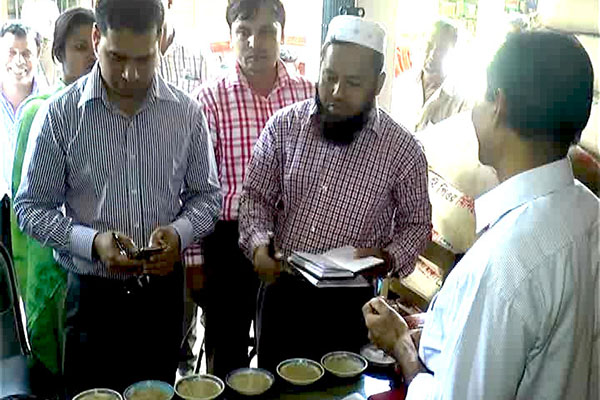 চালের দাম বৃদ্ধি ঠেকাতে কুমিল্লায় চালের আড়তে অভিযান