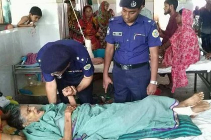 সেই বৃদ্ধা মায়ের চিকিৎসার দায়িত্ব নিল শের-ই বাংলা মেডিকেল কলেজ 