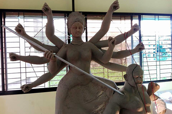 রঙ তুলির আঁচড়ের অপেক্ষায় রাঙামাটির দেবী মহামায়া
