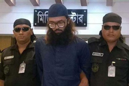 র‌্যাম্প মডেল থেকে জঙ্গি!