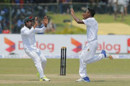 দ. আফ্রিকাকে চেপে ধরেছেন মুস্তাফিজরা
