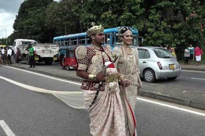 বিয়ের শাড়ির দৈর্ঘ্য ৩ কি.মি, ধরতে লাগল আড়াইশ শিশু