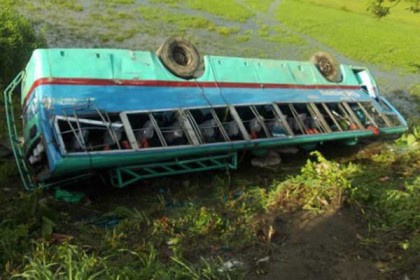 সুনামগঞ্জে বাস খাদে পড়ে নিহত ২