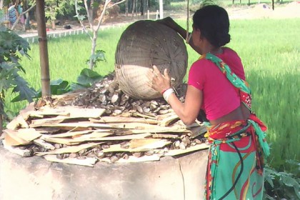 চুনিয়াপাড়ার ঘরে ঘরে চুন
