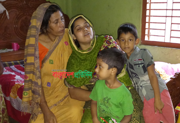 নেত্রকোনায় নিহত সেনা সদস্য জাকিরুলের বাড়িতে শোকের মাতম