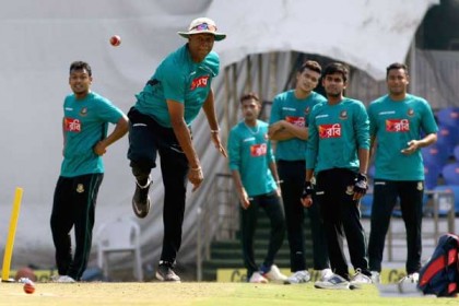বোলিংয়ে গভীরতা আছে, আছে বৈচিত্র্যও: ওয়ালশ