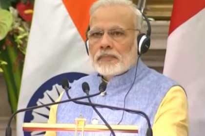 'রাজনীতি করি না' বলেও মোদির রাজনীতি!