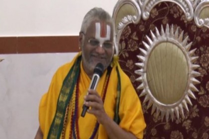 কলেজ ছাত্রীকে ধর্ষণের সময় ঘৃণ্য প্রস্তাব দিয়েছিলেন ফলহারি মহারাজ!