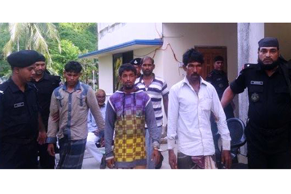 বঙ্গোপসাগরে ৮ লাখ পিস ইয়াবাসহ আটক ৪